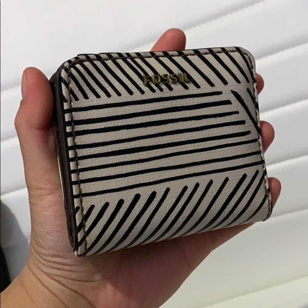 FOSSIL Wallet